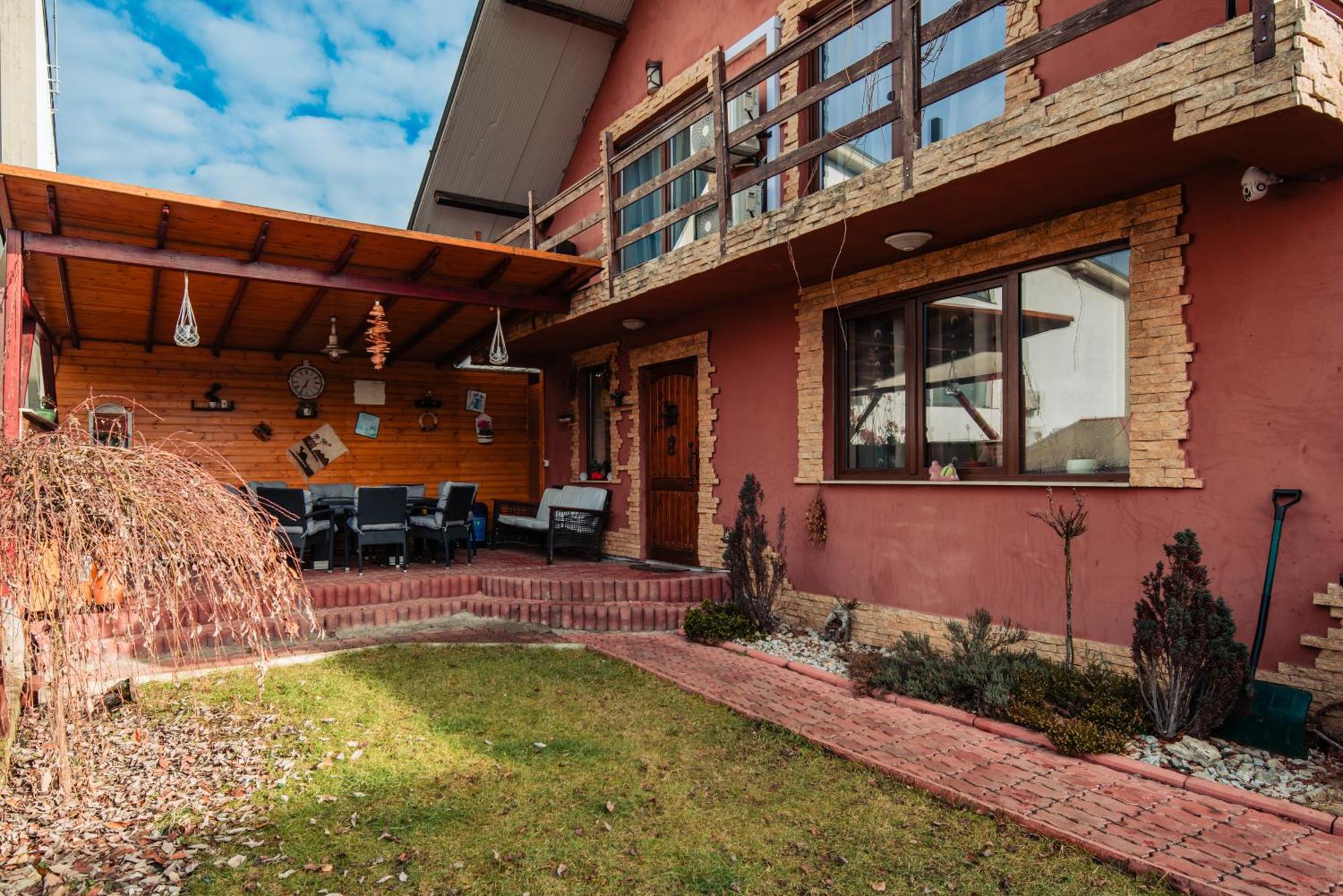 Ilmar House *